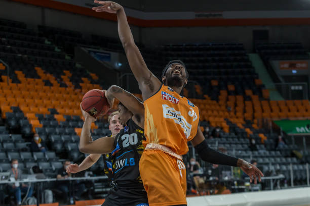 通过底线锲 通过底线锲